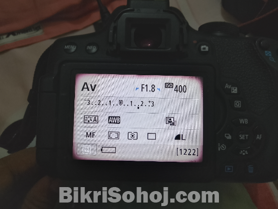 Canon EOS 750D DSLR camera